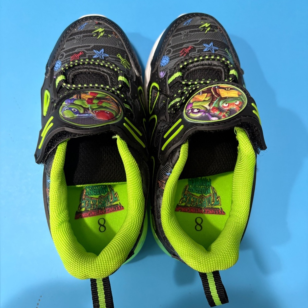 Kids Black and Green ninja turtle light up shoes